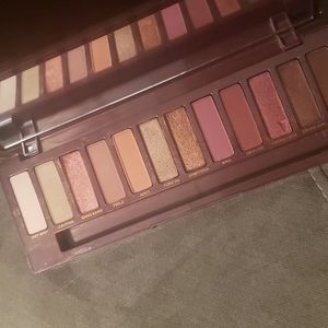 Urban Decay Naked Cherry Eyeshadow Palette